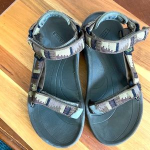 TEVA HURRICANE HIKING SANDALS